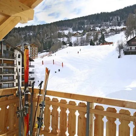 Appartement In Near Lift