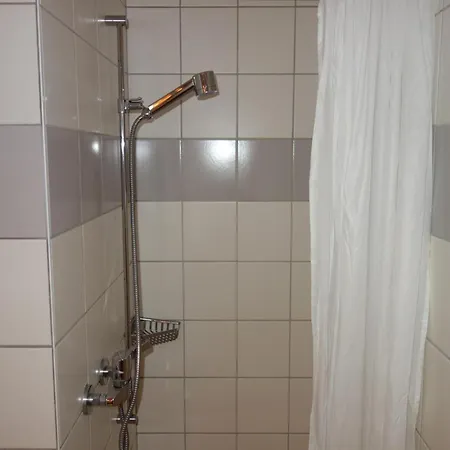 Appartement In Near Lift *